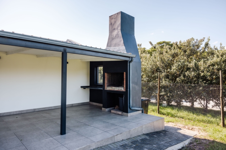 1 Bedroom Property for Sale in Charlo Eastern Cape
